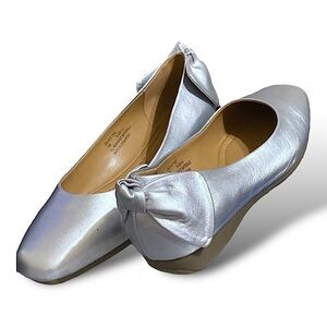 COMFORT VIEW Metallic Silver Ballet Flat Back Bow Size 11 NWOT